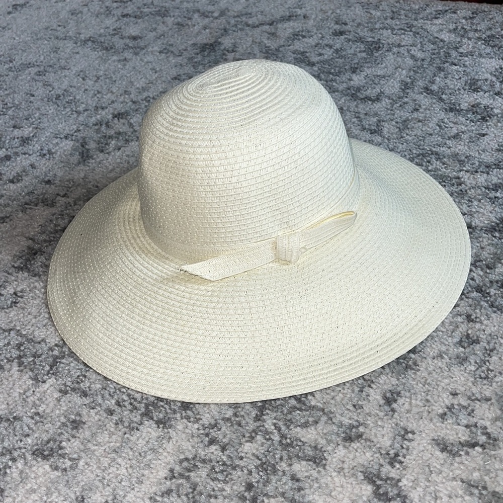 Ivory Floppy Sun Hat - NEW WITH TAGS!
